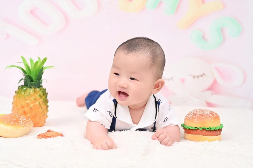 利津宝宝在妈妈肚子里